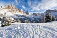 beautiful-snowy-landscape-with-mountains